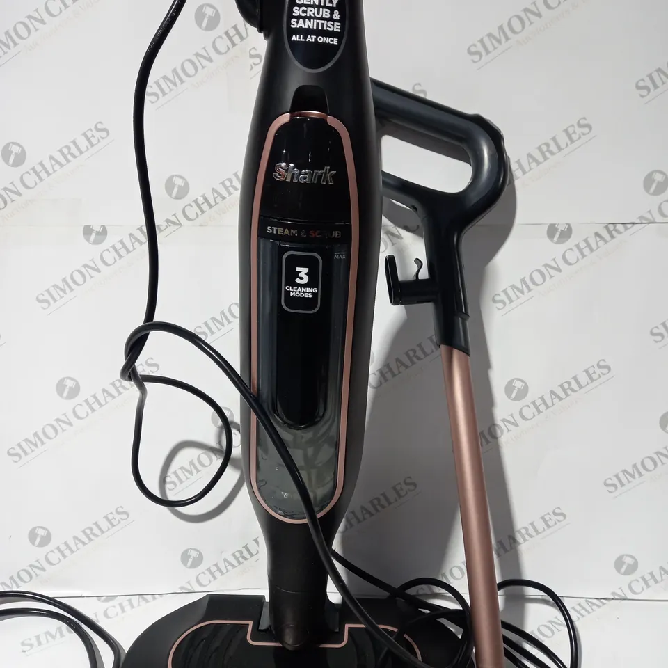 BOXED SHARK STEAM SCRUBBER WITH STEAM BLAST S7201