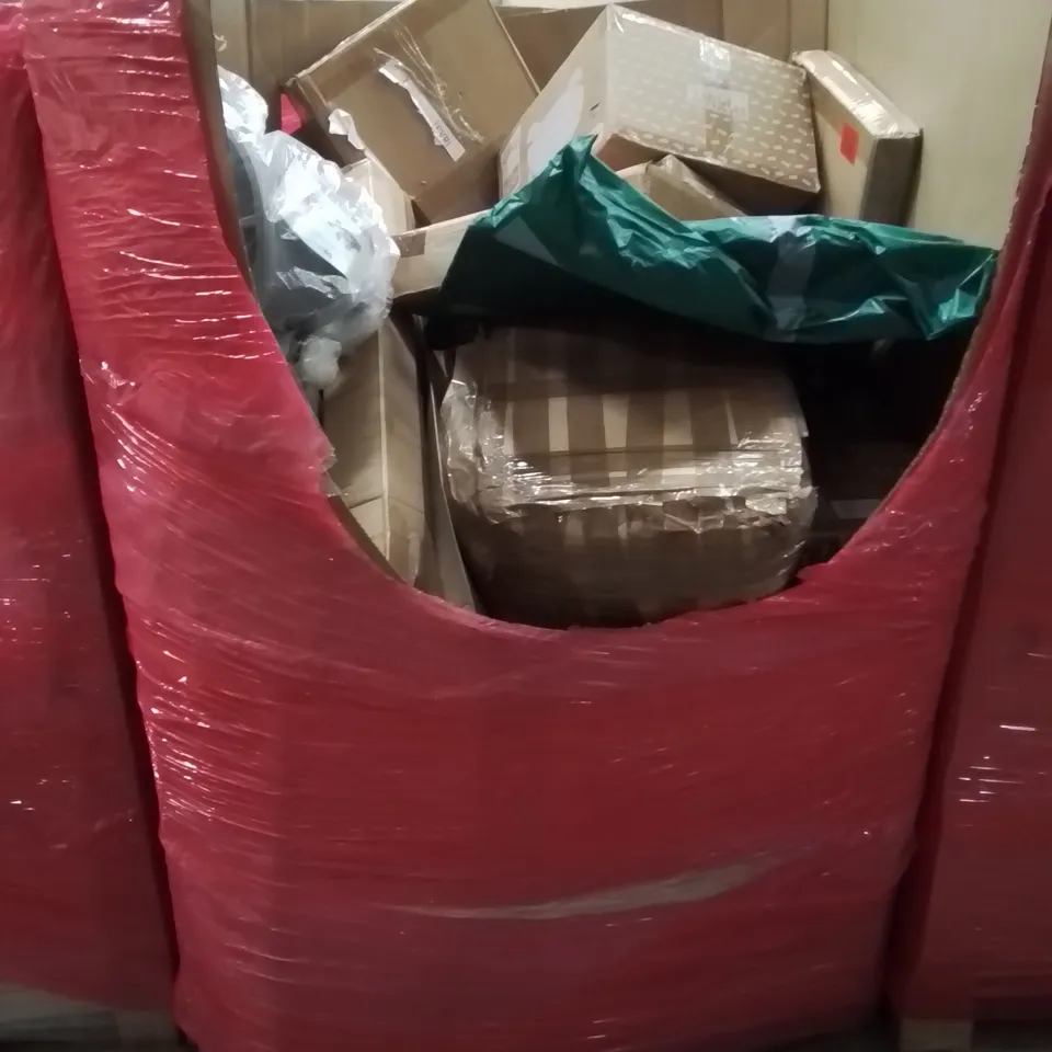 PALLET CONTAINING VARIOUS ASSORTED BOXED HOUSEHOLD ITEMS TO INCLUDE: CHILDREN'S BOOSTER SEATS, SOFA BED AND LOTS MORE UNMARKED BOXED ITEMS 