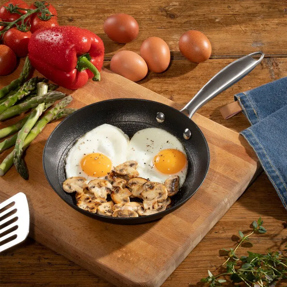 BOXED NON-STICK FRYING PAN - 20CM