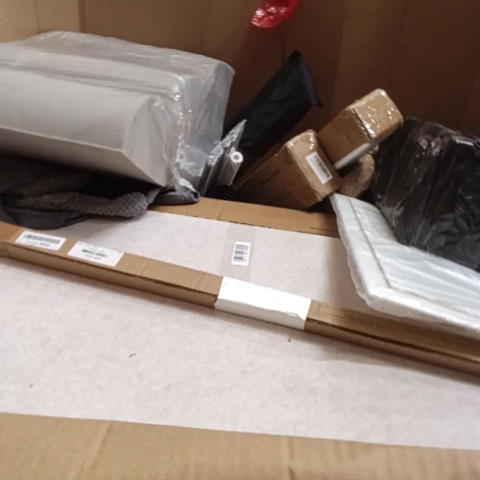 PALLET OF ASSORTED ITEMS INCLUDING - KITCHEN FAUCET, WIRELESS KEYBOARD, SUITCASE 
