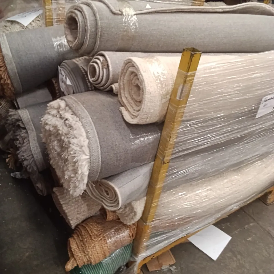 STILLAGE OF ASSORTED QUALITY RUGS APPROXIMATELY 18 