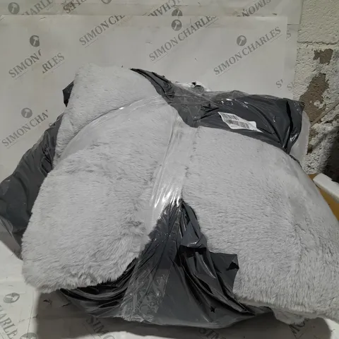 K BY KELLY HOPPEN LUXURY THROW