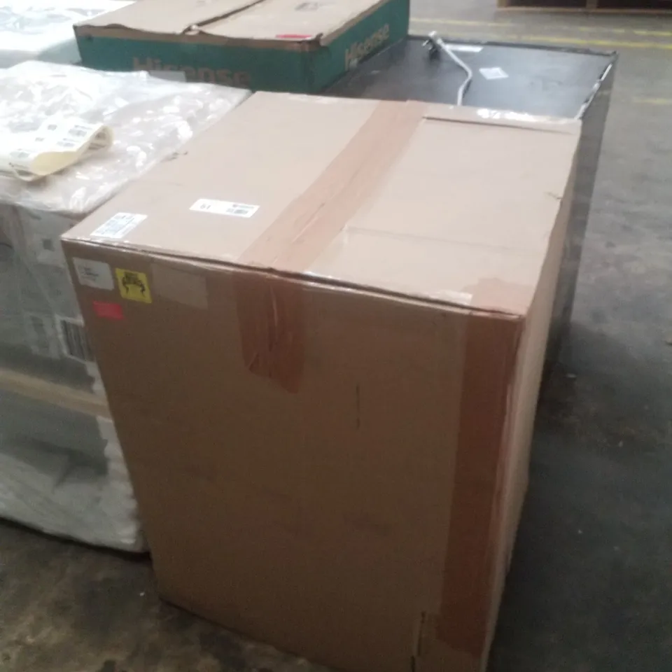 BOXED SAMSUNG SERIES 5 FREESTANDING WASHING MACHINE IN BLACK - WW90CGC04DABEU