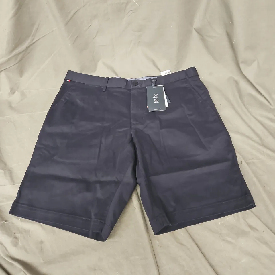 TOMMY HILFIGER HARLEM SHORT 1985 IN DESERT SKY SIZE W34