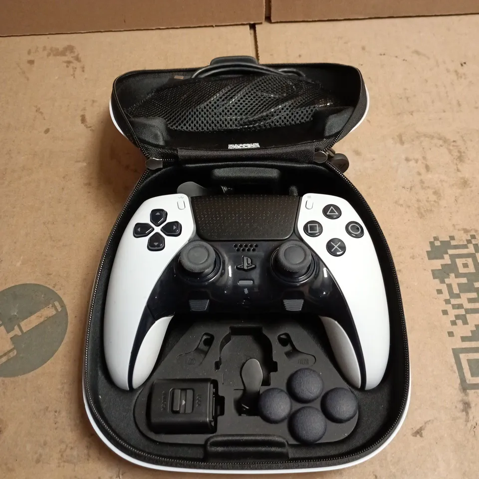 PLAYSTATION 5 DUAL SENSE EDGE WIRELESS CONTROLLER WHITE IN CASE