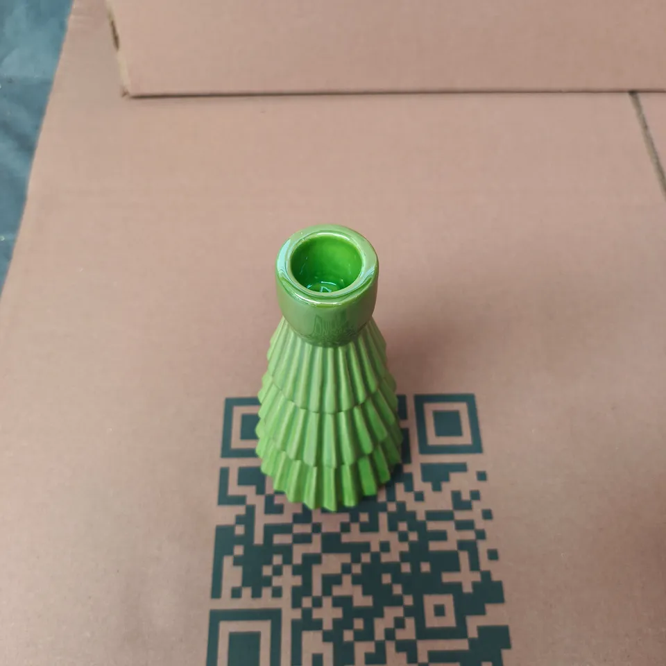 GISELA GRAHAM LONDON - BOX OF 8 CHRISTMAS TREE SHAPED CERAMIC CANDLE HOLDERS