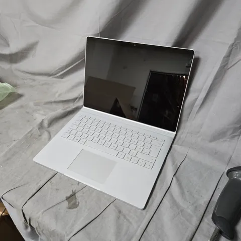 MICROSOFT SURFACE BOOK 2 13.5-INCH I7-8650U 16GB RAM 512GB SSD β SILVER, WIFI