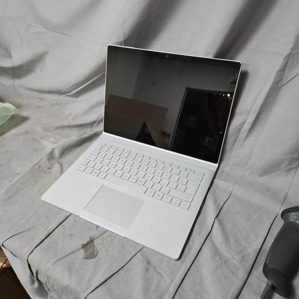 MICROSOFT SURFACE BOOK 2 13.5-INCH I7-8650U 16GB RAM 512GB SSD – SILVER, WIFI