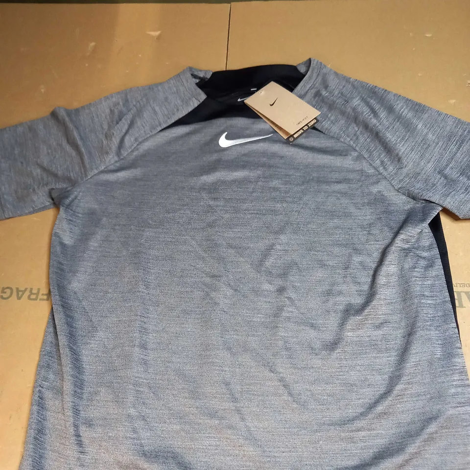 NIKE LOGO CASUAL T-SHIRT SIZE S