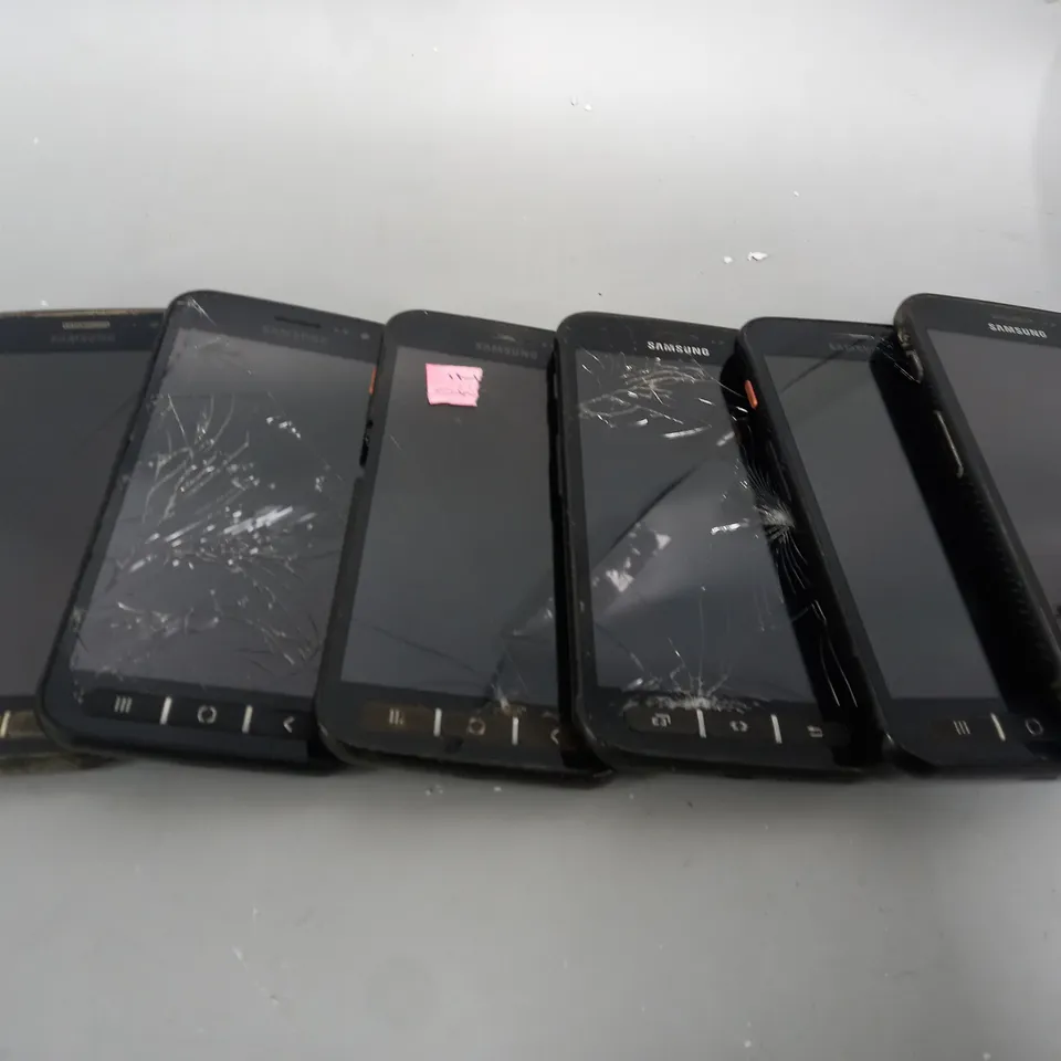 BOX OF APPROXIMATELY 10 ASSORTED DAMAGED PHONES 