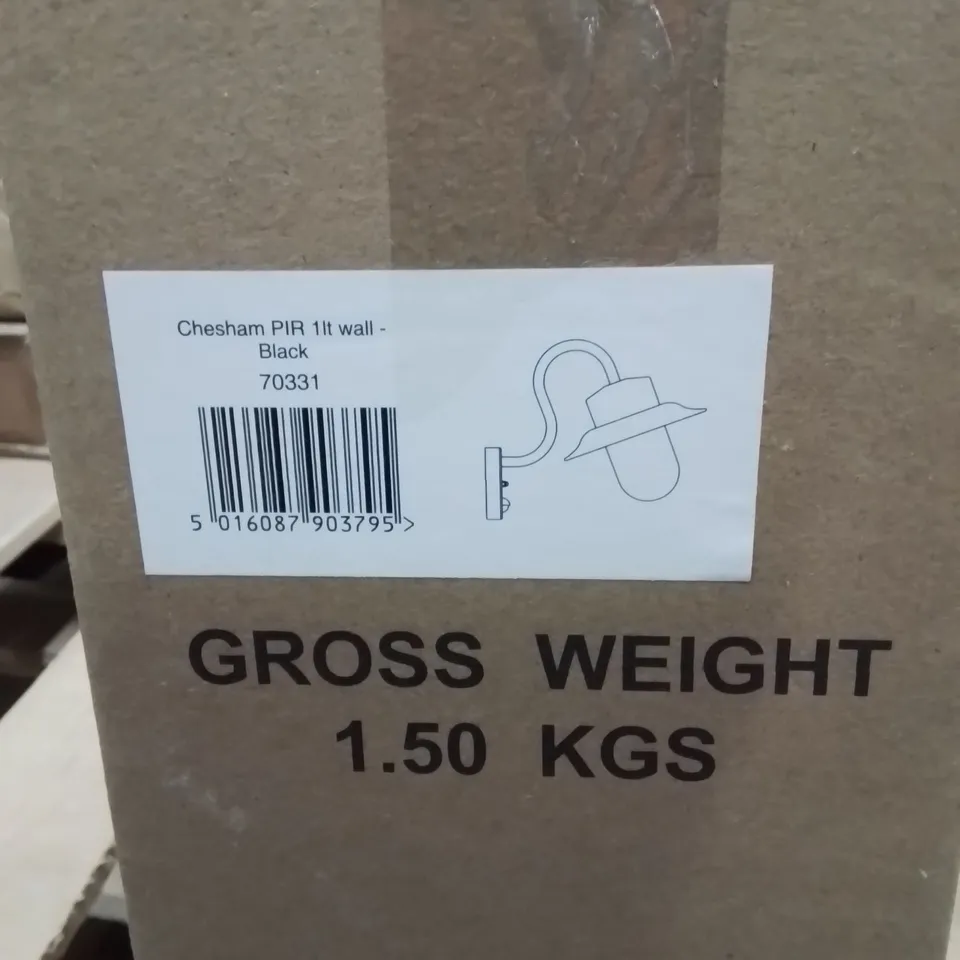 BOXED CHESHAM 1LT WALL LIGHT BLACK 