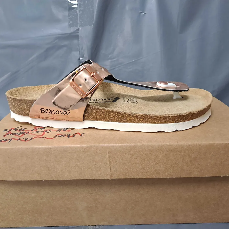 BOXED PAIR OF BONOVA SANDALS - SIZE 6