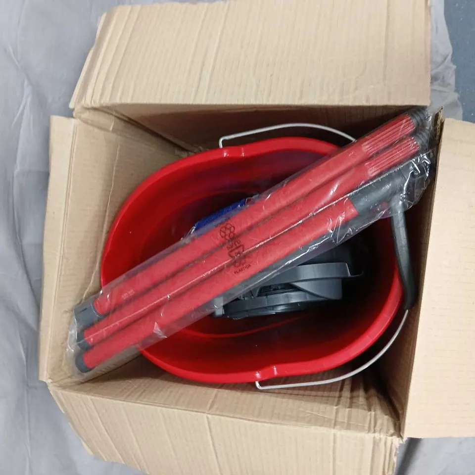 RED MOP AND BUCKET SET WITH 3 PIECE POLE