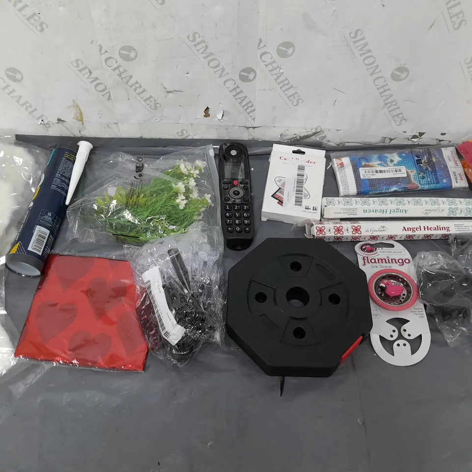 TOTE OF APPROX 10 HOUSEHOLD ITEMS TOO INCLUDE HYBRID SEALANT, 2KG WEIGHT, AND FLAMINGO SINK STRAINER ETC. 