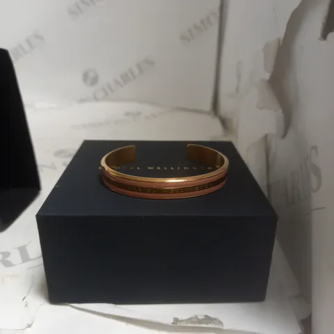 DANIEL WELLINGTON ROSE GOLD AND PINK CUFF BRACELET