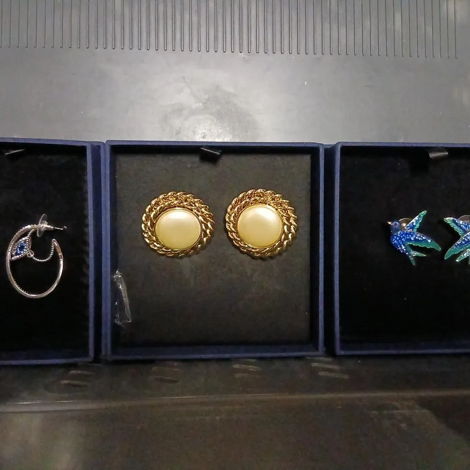 APPROXIMATELY 10 ASSORTED BUTLER AND WILSON JEWELLERY PRODUCTS TO INCLUDE; 