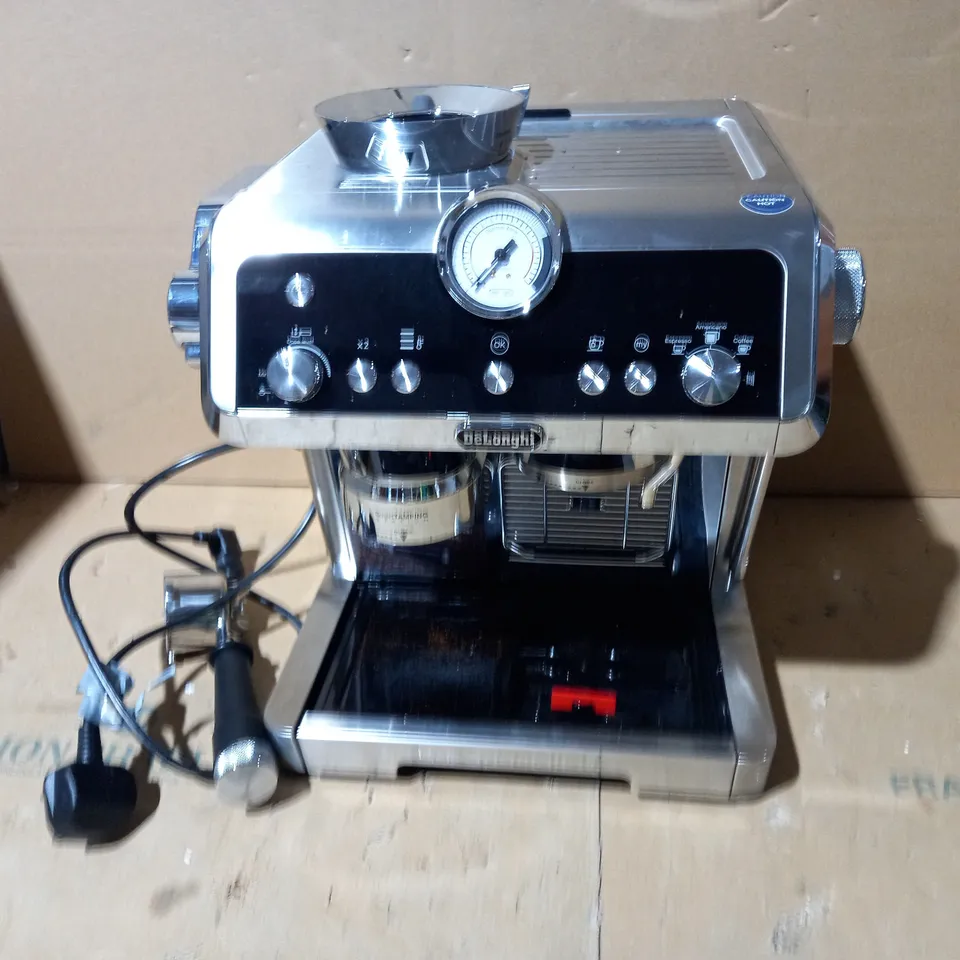 DELONGHI COFFEE MACHINE