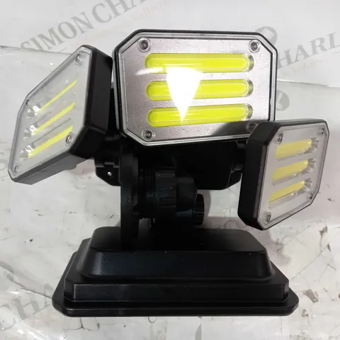 BOXED BELL & HOWELL 300 LUMENS BIONIC FLOODLIGHT