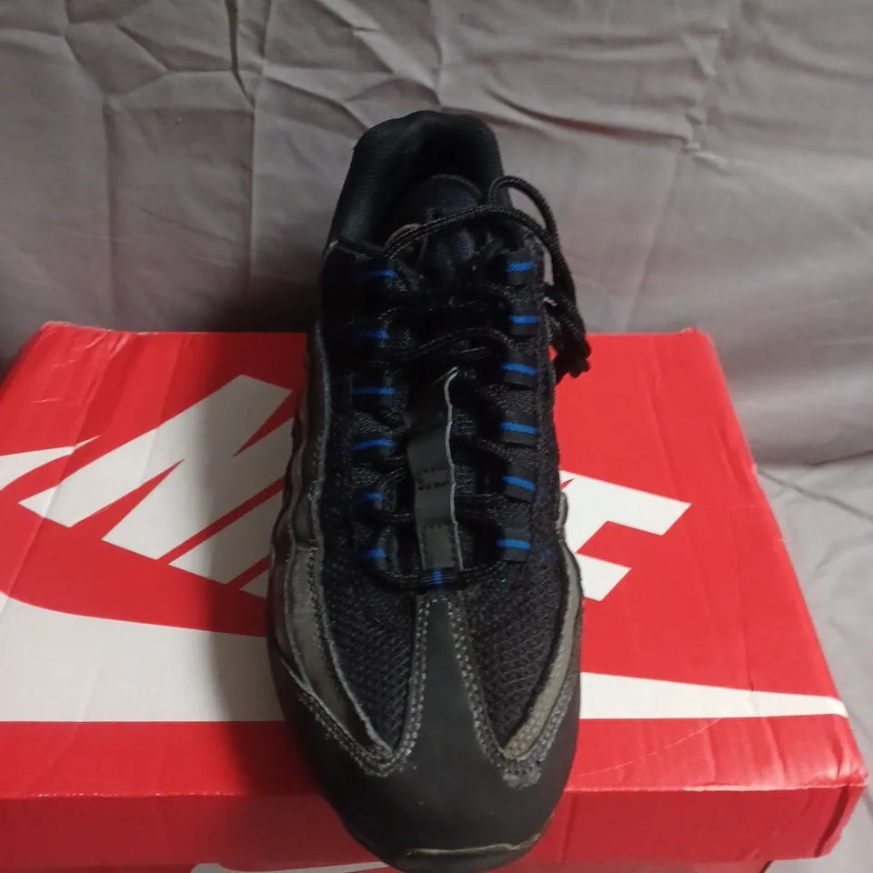 BOXED PAIR OF NIKE AIR MAX 95 TRAINERS  - UK SIZE 7