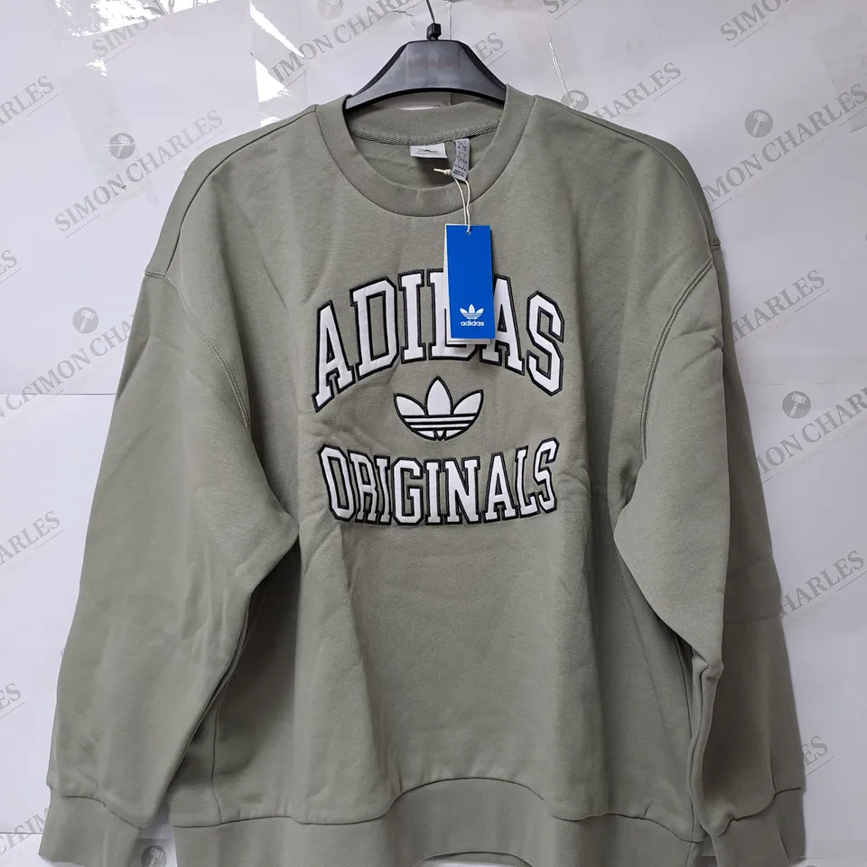 ADIDAS VARSITY CREW SWEATSHIRT IN KHAKI - LARGE