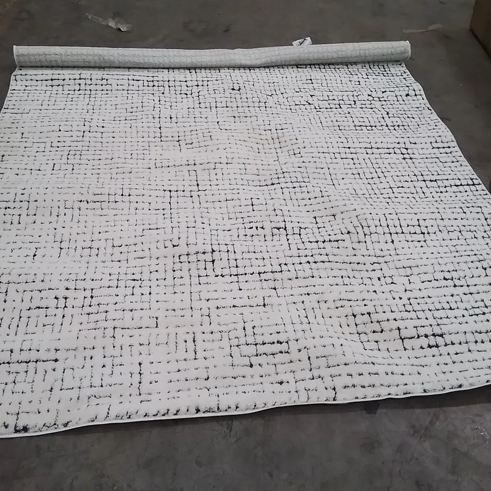 QUALITY DESIGNER AREA RUG - APPROXIMATELY 275X200CM