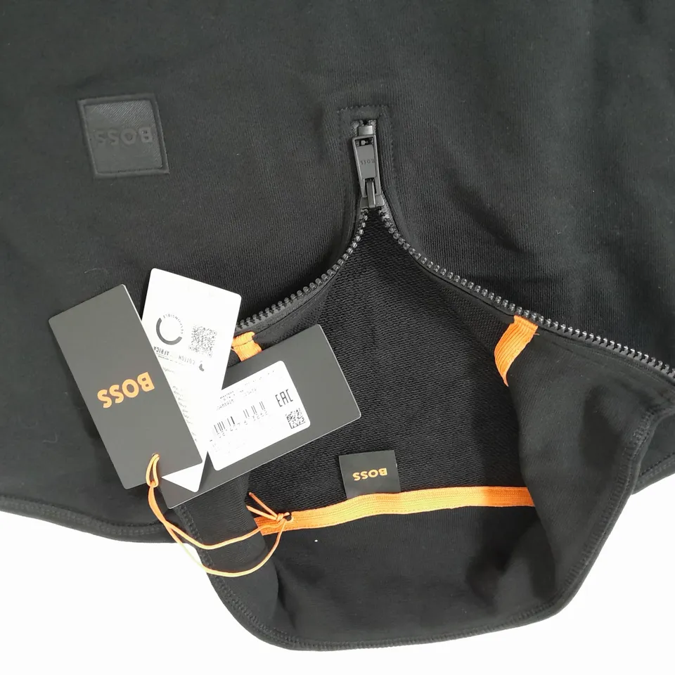 BOSS BLACK 1/4 ZIP TOP - XL