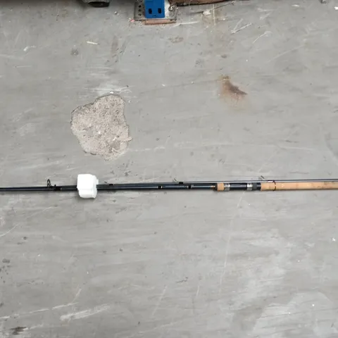 DAIWA D-SHOCK F802H FISHING ROD BOXED