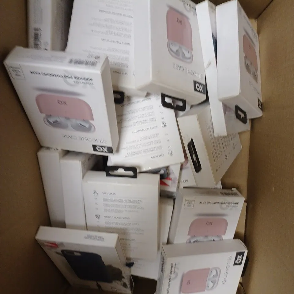 APPROXIMATELY 20 ASSORTED ELECTRICAL ACCESSORIES TO INCLUDE SMARTPHONE CASES & SILICONE AIRPOD CASE COVERS 