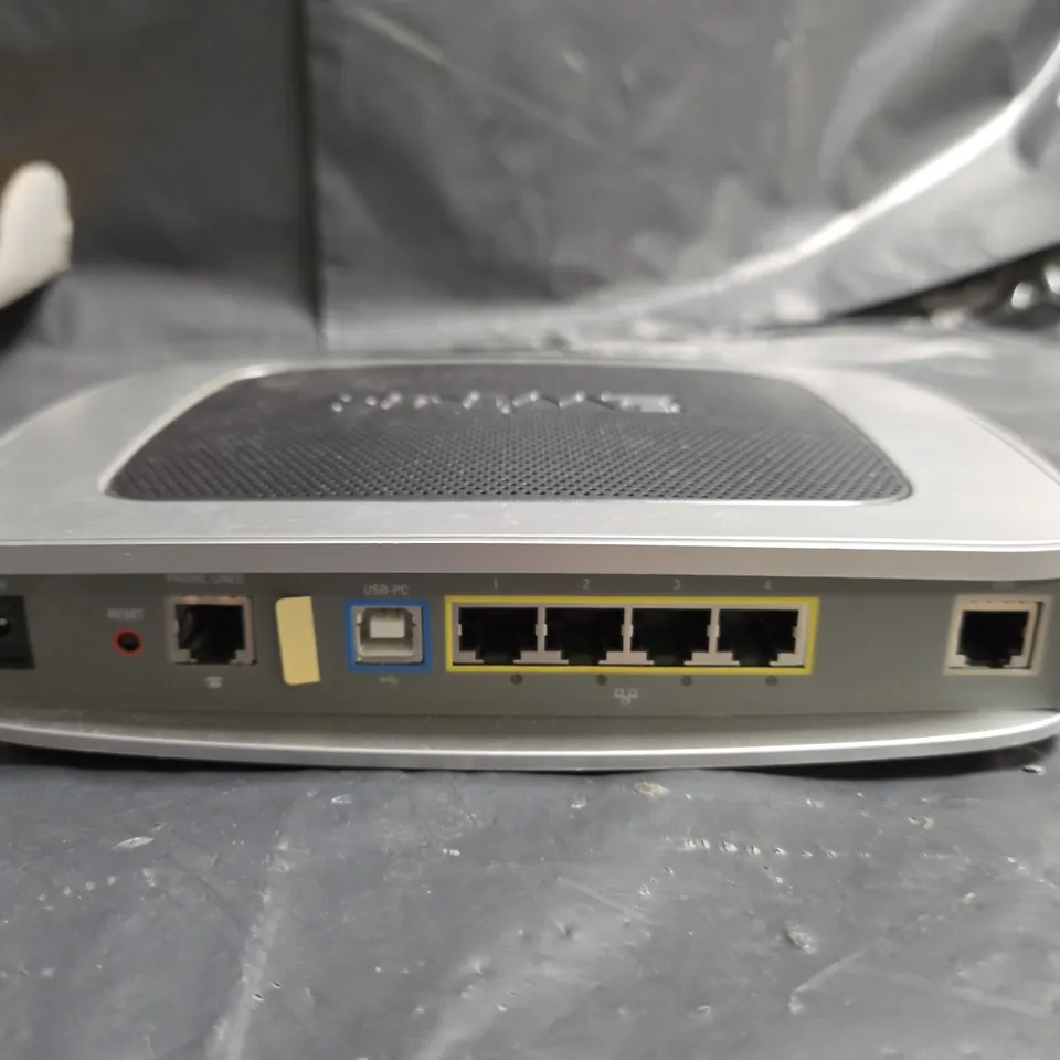 BT BUSINESS HUB ROUTER, MODEL 2700HGV (BT 2700HGV) – INCLUDES MANUAL