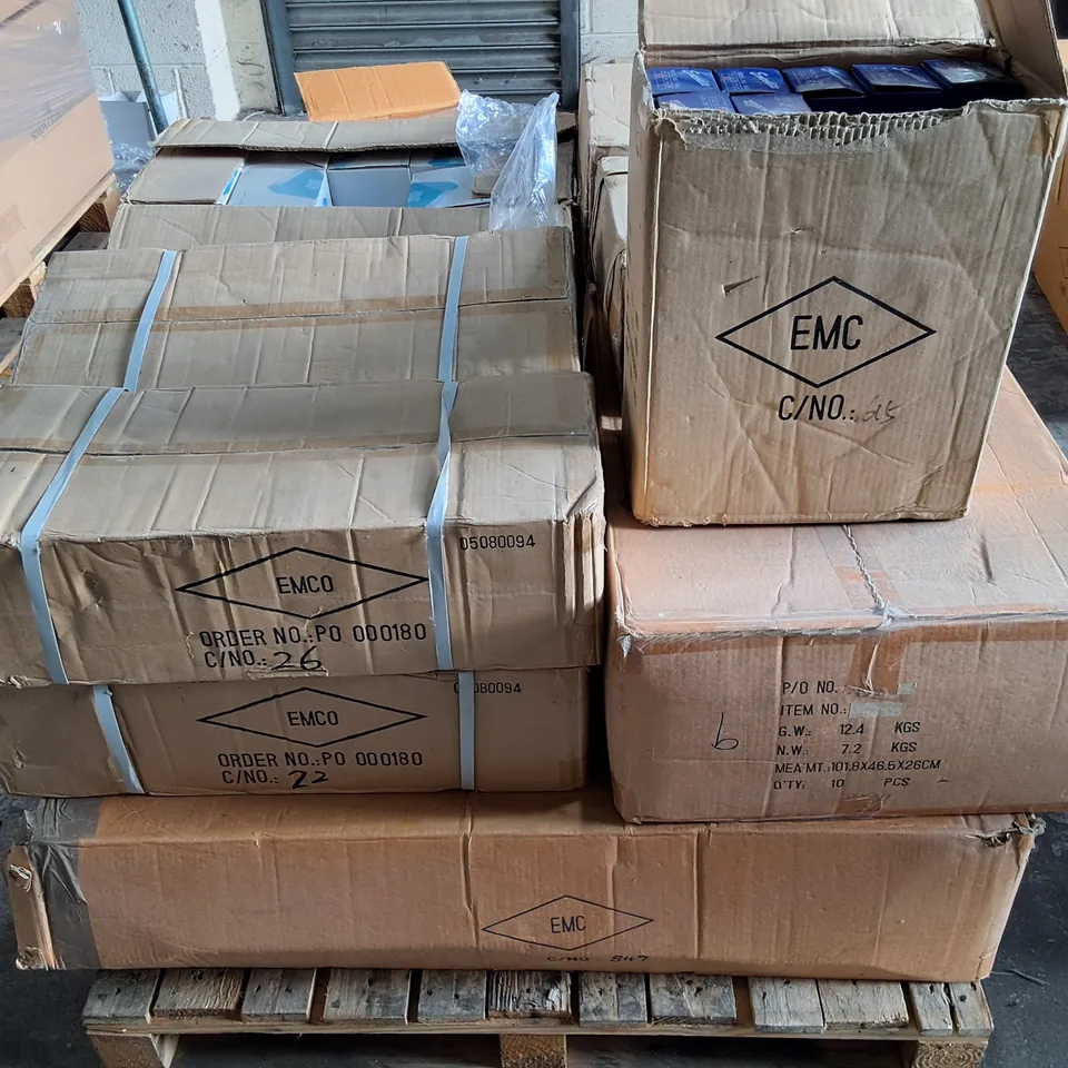 PALLET CONTAINING 12 MULTIPACK BOXES OF EMCOLIGHT LIGHTING ITEMS TO INCLUDE DOWNLIGHT, SPOT LIGHT AND FRAMES