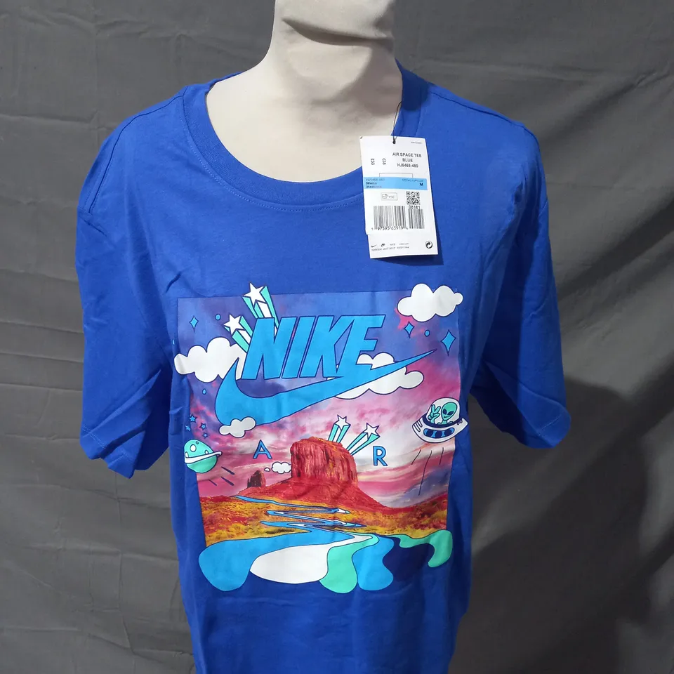 NIKE GRAPHIC T-SHIRT SIZE M
