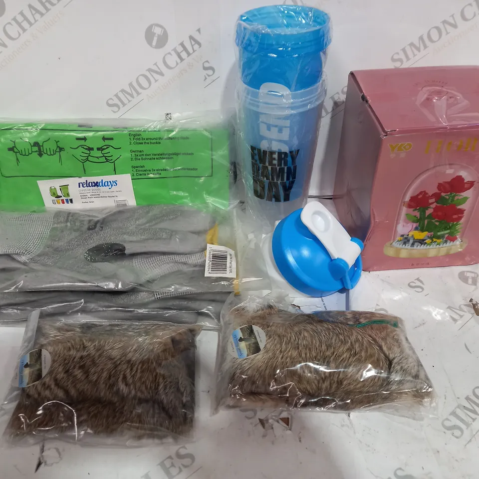 BOX OF APPROXIMATLY 10 ITEMS TO INCLUDE OCEAN PACK, GLOVES, SPANIEL TRAINING KIT ETC