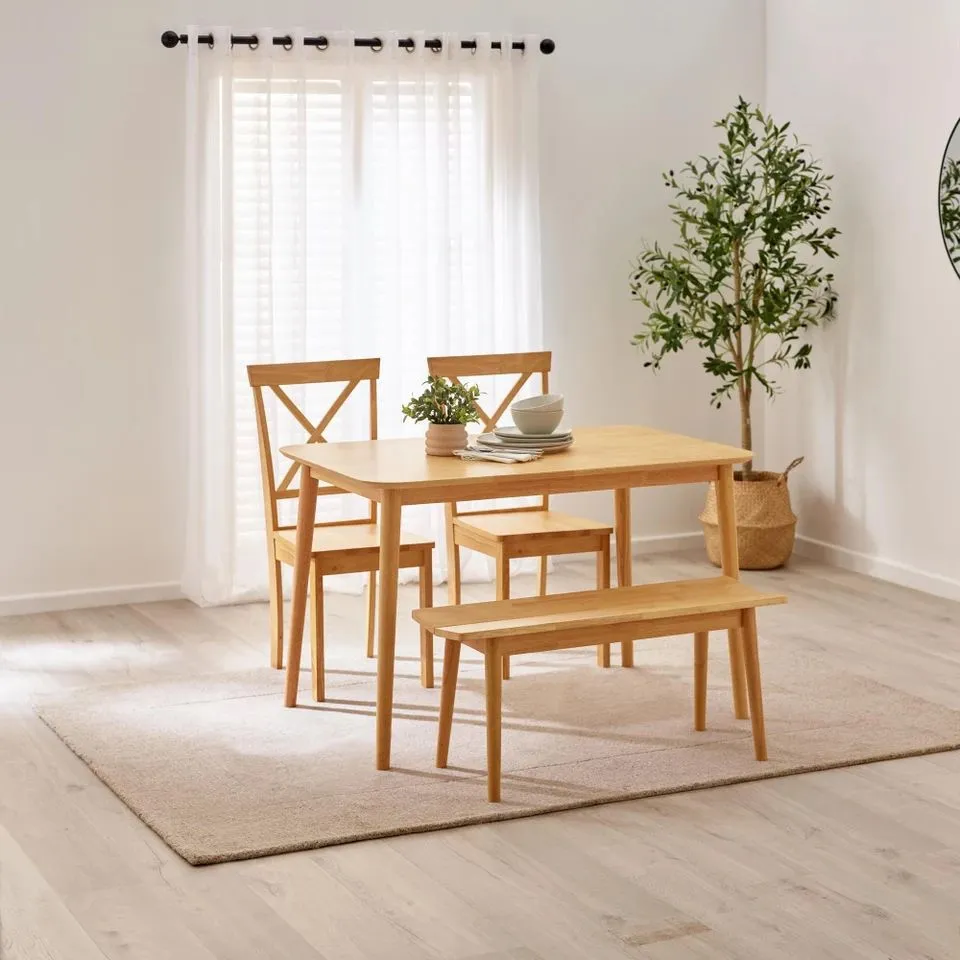 BOXED FURNITUREBOX UK LYNTON SMALL OAK EFFECT SOLID WOOD DINING TABLE (1 BOX)