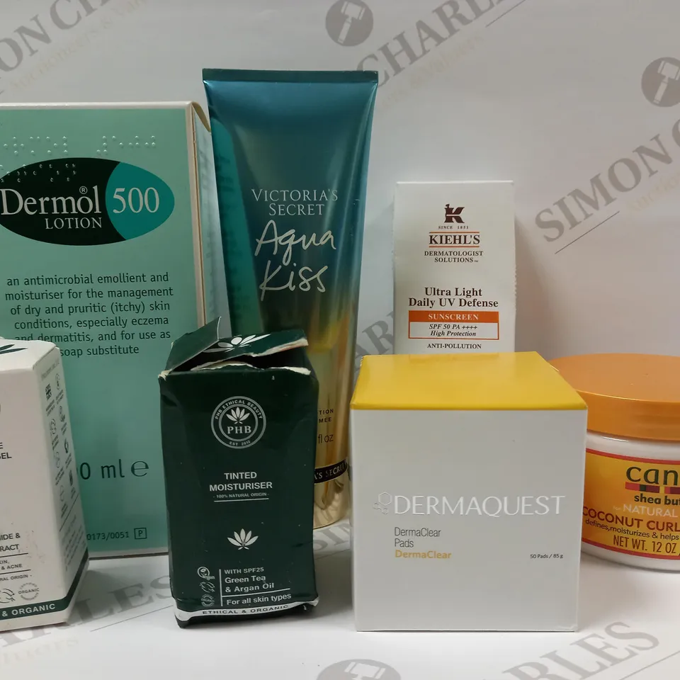 BOX OF APPROX 6 ITEMS TO INCLUDE DERMOL500 LOTION (500ML), PHB BALANCE BLEMISH GEL, DERMAQUEST DERMACLEAR PADS