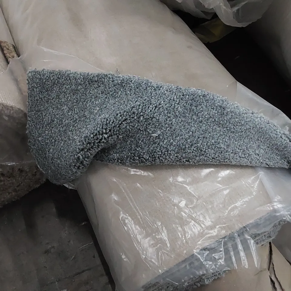 ROLL OF QUALITY STAINFREE TWIST, KINGFISHER CARPET // SIZE: 5.2 X 4m