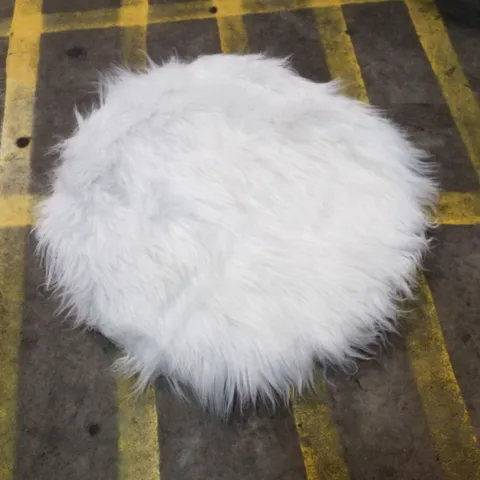 BRAND NEW PACO HOME PLAYA 960 RUG IN WHITE - 1'6" ROUND