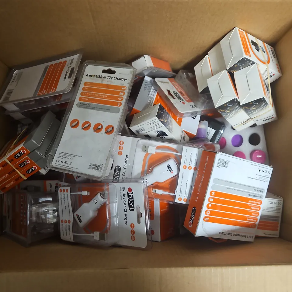 BOX OF APPROXIMATELY 20 OBJECT ELECTRICAL PRODUCTS TO INCLUDE CHARGING CABLES, EARPHONES AND BIKE PHONE HOLDERS