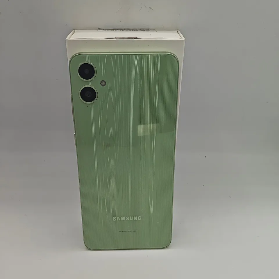 BOXED SAMSUNG GALAXY A05 4/128GB IN LIGHT GREEN - SM-A055F