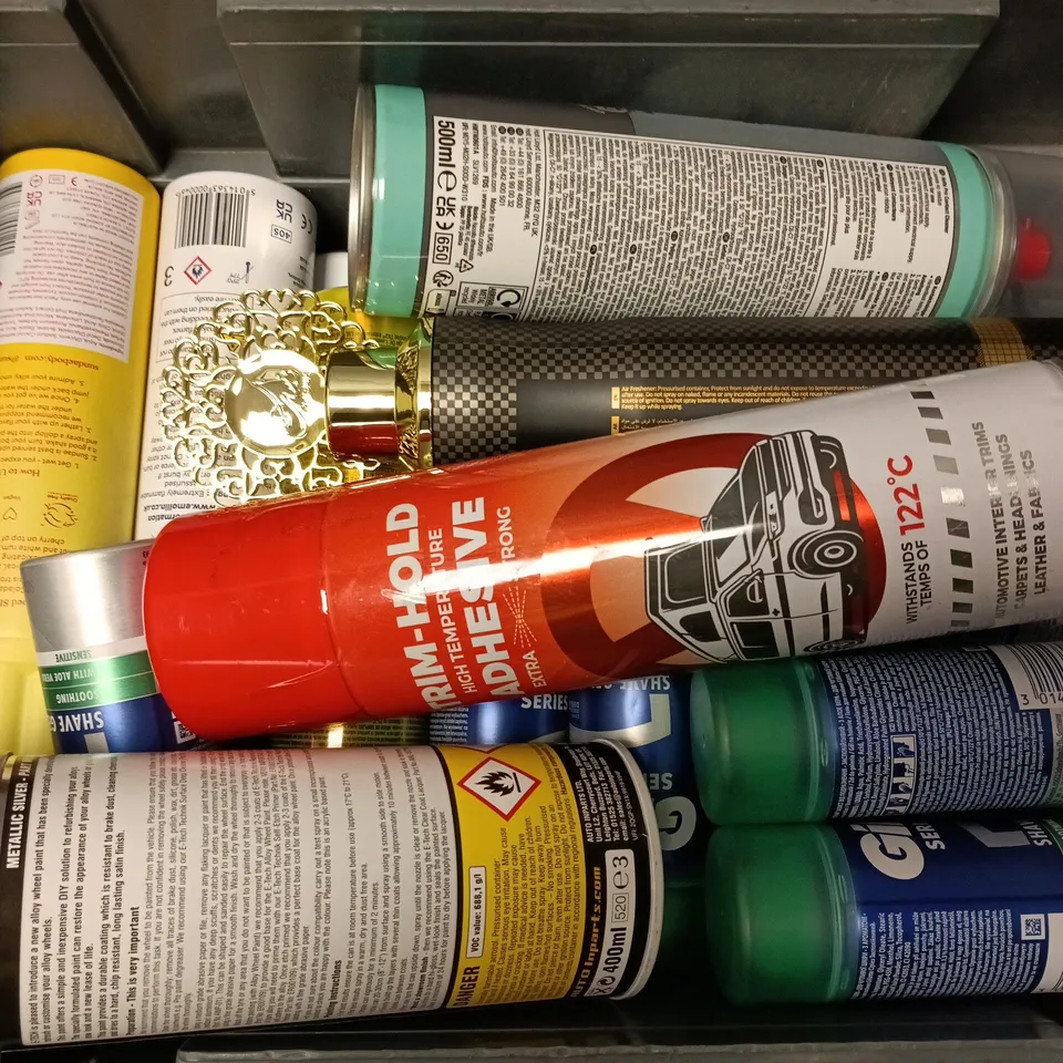 APPROXIMATELY 18 ASSORTED AEROSOLS TO INCLUDE BEDHEAD TIGI, GILLETTE SHAVE GEL, TRIM-HOLD ADHESIVE, ETC - COLLECTION ONLY