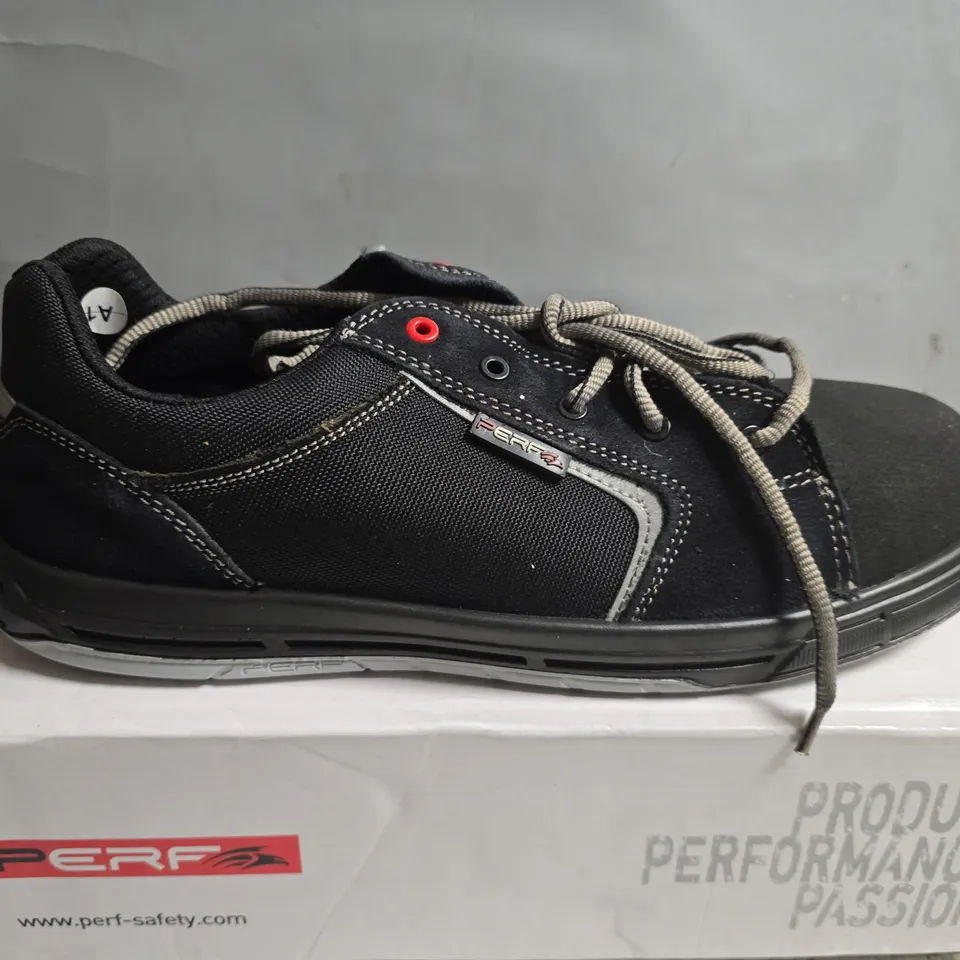 BOXED PAIR OF PERF-SAFETY TYSON LOW BASEBALL TRAINERS IN BLACK - SIZE 12