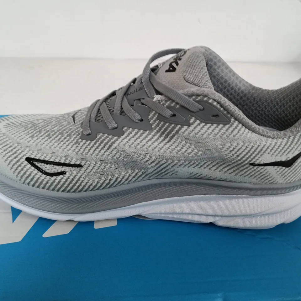HOKA CLIFON 9 SIZE 9
