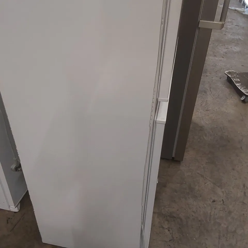 LOGIK LIFF5024 INTEGRATED 50/50 FRIDGE FREEZER - SLIDING HINGE