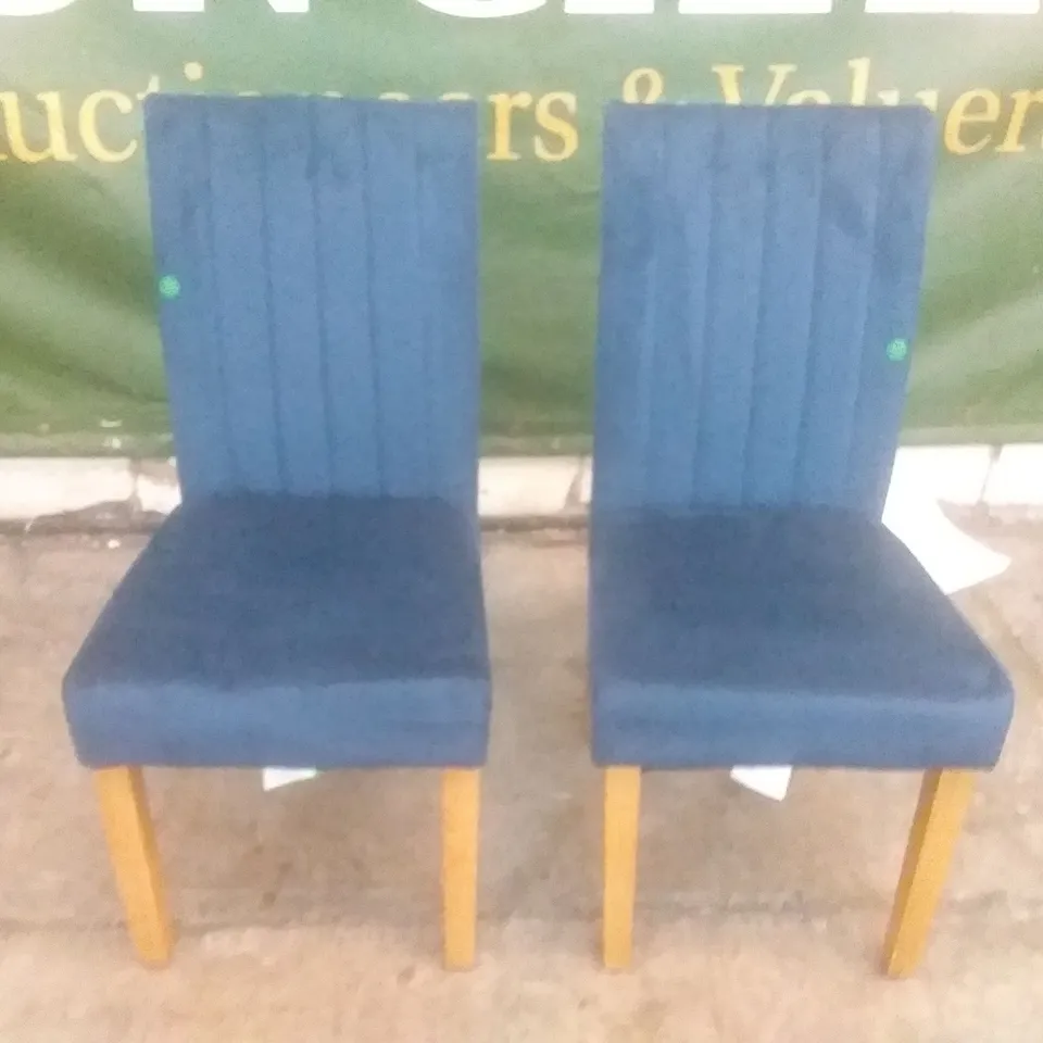 SET OF 2 SALISBURY BLUE VELVET DINING CHAIR (OAK LEG)