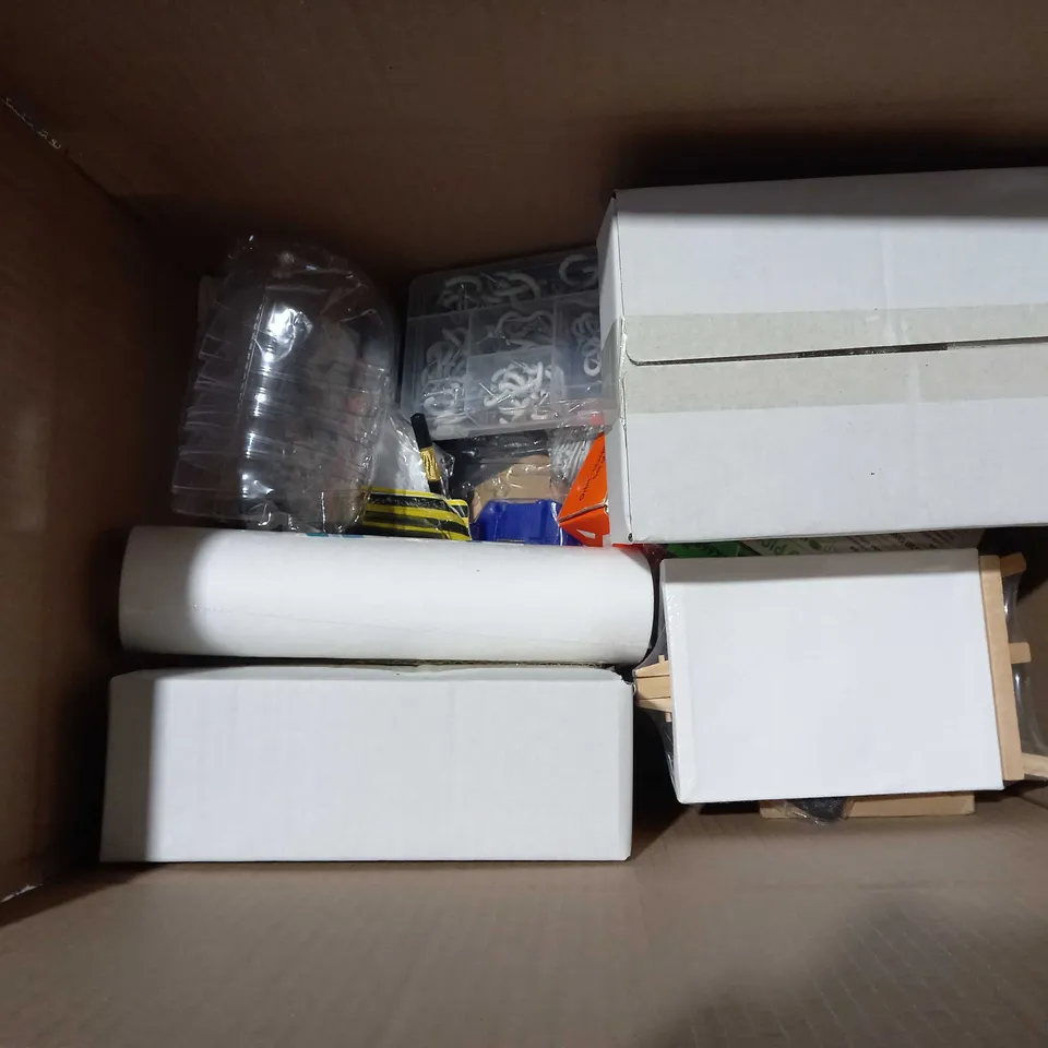 APPROXIMATELY 15 ASSORTED HOUSEHOLD ITEMS TO INCLUDE BAMBOO CHARCOAL, LED BULBS, RAT BAIT PACKS, ETC