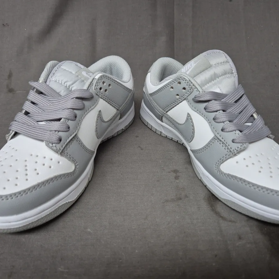 BOXED PAIR OF NIKE DUNK LOW RETRO SHOES IN GREY/WHITE UK SIZE 3