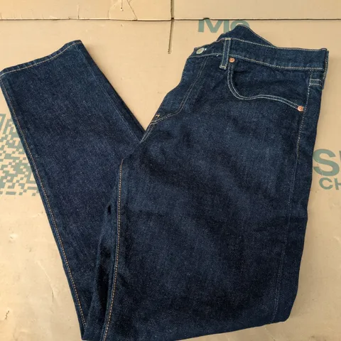 LEVIS LOT 512 JEANS IN NAVY - W34/L32