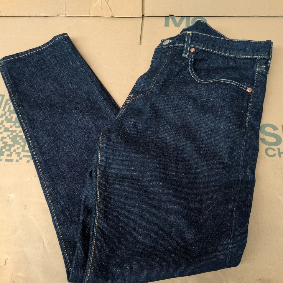 LEVIS LOT 512 JEANS IN NAVY - W34/L32