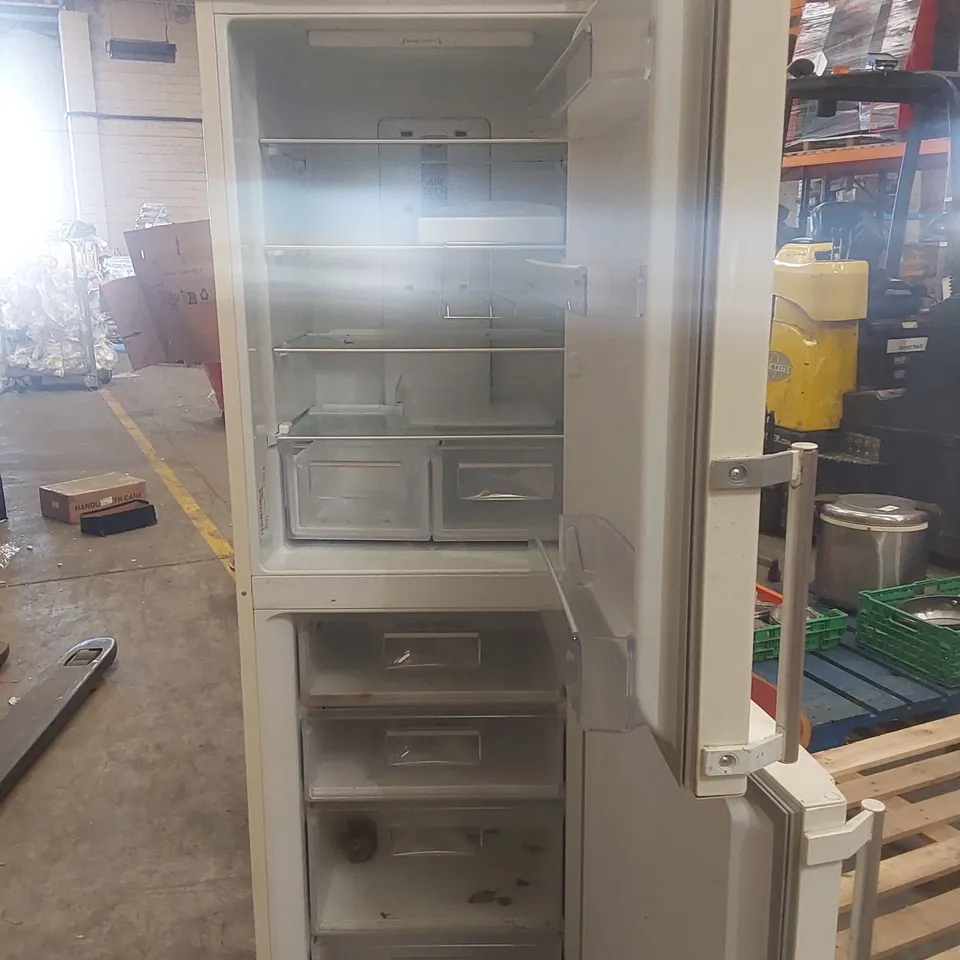 HOTPOINT FREESTANDING FRIDGE FREEZER