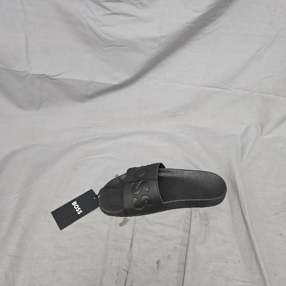 HUGO BOSS BLACK SLIDE SANDALS – UK 6 (EU 40)