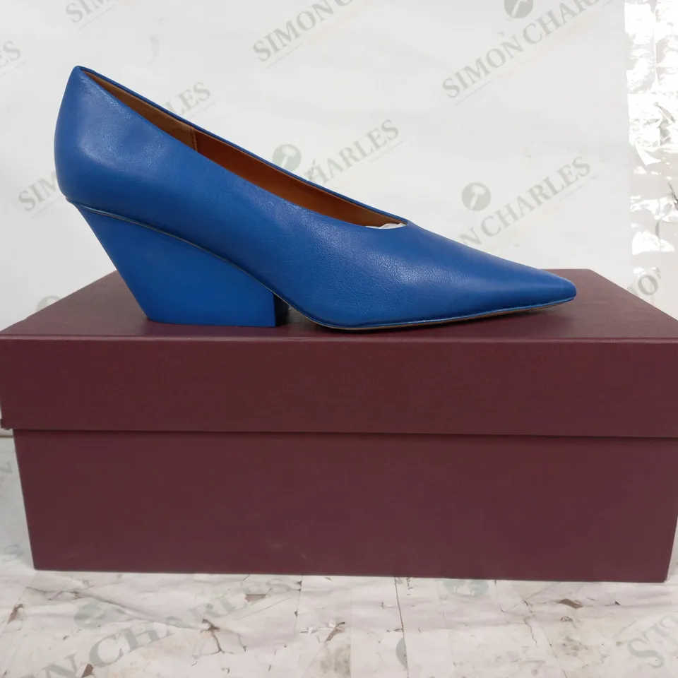 BOXED PAIR OF CAMPER LAB JUANITA CLOSED TOE WEDGE HEEL SHOES IN BLUE UK SIZE 7